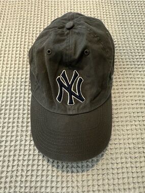 New Era Black Cotton New York Yankees Embroidered Logo Cap